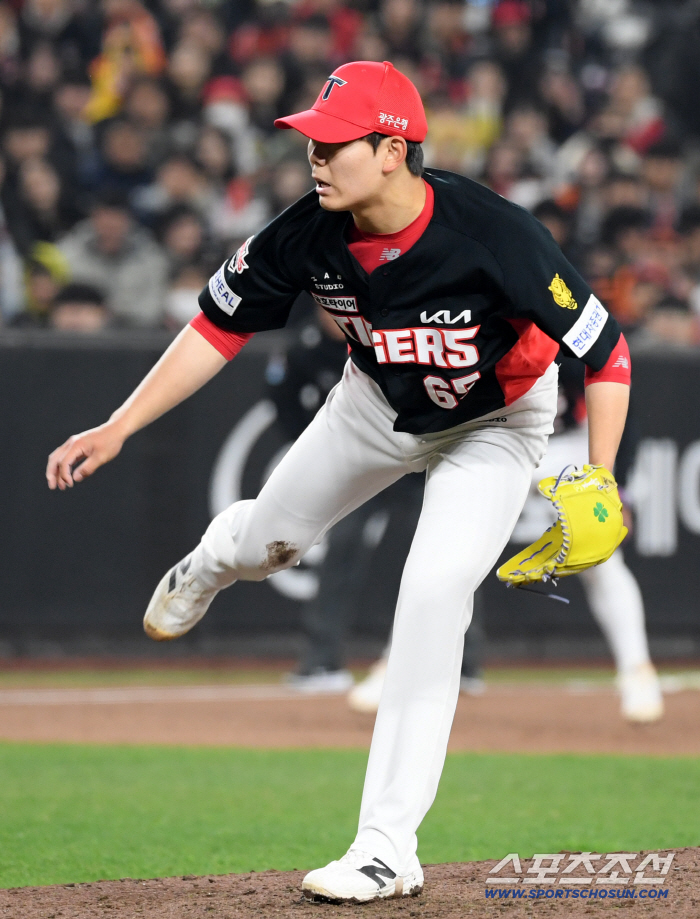 "말이 안 나올 정도로 떨렸다" 그런데 아웃 카운트 5개를 지웠다, KIA 새 마무리 탄생인가 