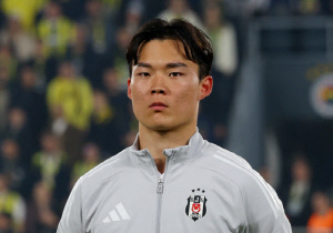 韓 축구 대형 호재, 손흥민 측면으로 밀어낼 '특급 9번' 등장...