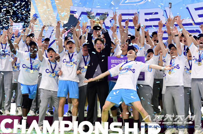 '분노'의 배구 누른 '실력'의 배구 → 여론전 밀렸지만 다짐했다 "웃음거리 되지 말자"