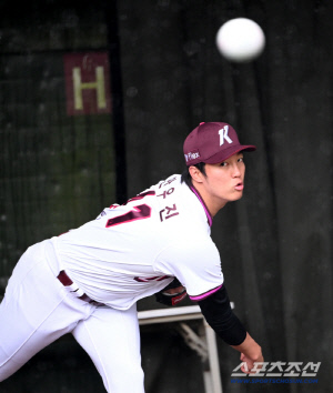 '안우진 뜻대로' 특급 예우 → 이틀 뒤 1이닝 던질지 4일 쉬고 2이닝 던질지 안우진 마음 [고척 현장]