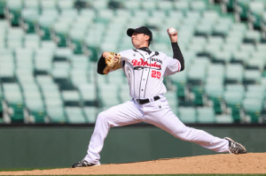 두산 방출 43세 좌완의 끝나지 않은 도전, 송진우 넘어 1,2군 KBO 최고령 승리