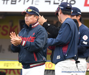 안우진 30개에 화들짝! → 김태형 감독 