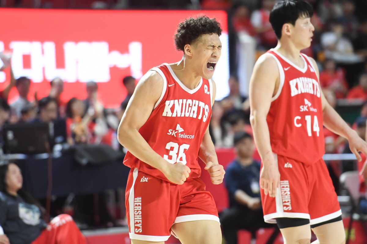 [6강PO 리뷰] '이정현-켐바오가 찢었다' 소노, 강적 SK 1차전 105-76으로 완파…PO초보가 PO전문 잡고 91% 확률 잡아