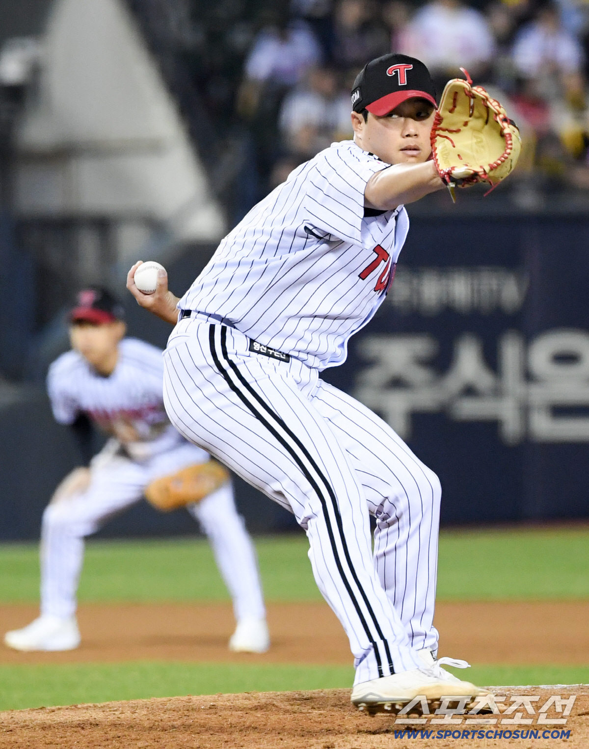 1일 잠실구장에서 열린 LG와 KIA의 경기. LG 함덕주가 역투하고 있다. 잠실=박재만 기자 pjm@sportschosun.com/2026.04.01/