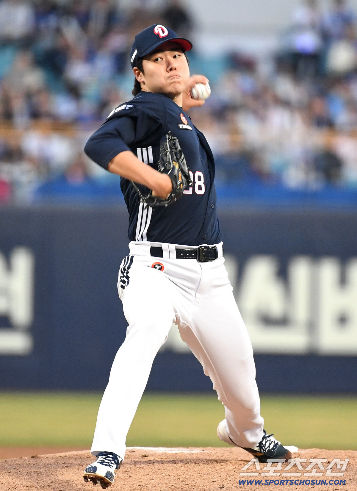 1일 대구 삼성라이온즈파크에서 열린 삼성과 두산의 경기. 선발 투구하고 있는 두산 최승용. 대구=송정헌 기자 songs@sportschosun.com/2026.04.01/