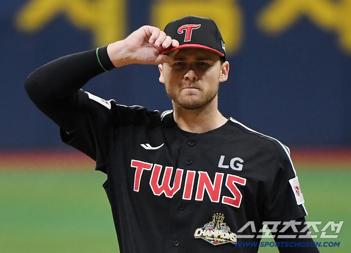 5일 서울 고척스카이돔에서 열린 LG-키움전. LG 선발투수 톨허스트가 투구를 준비하고 있다. 정재근 기자 cjg@sportschosun.com/2026.4.5/