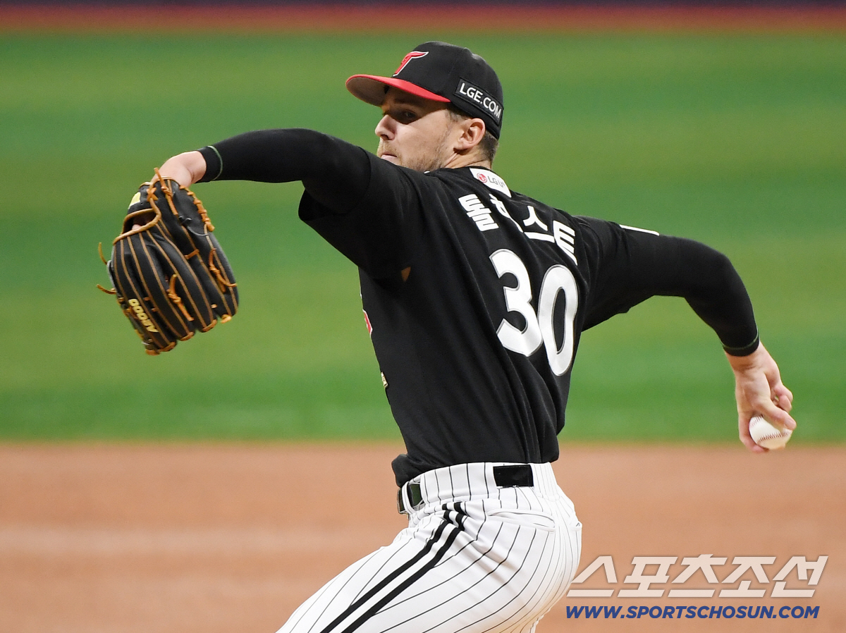 5일 서울 고척스카이돔에서 열린 LG-키움전. LG 선발투수 톨허스트가 투구하고 있다. 정재근 기자 cjg@sportschosun.com/2026.4.5/