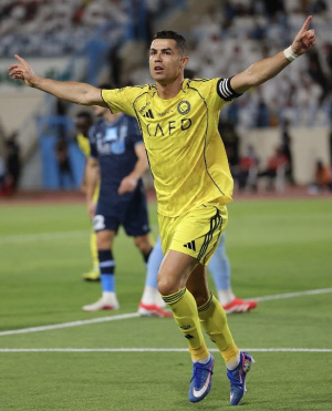 대망의 1000골까지 -32골, 41세 호날두 통산 968골 폭발! 1년 만 더 하면 가능하다