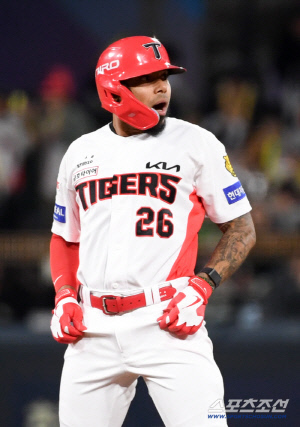 감독도, 코치도, 고참들도 다 팔 걷어붙였다...KIA 카스트로 일병 구하기 '대성공' [대전 현장]