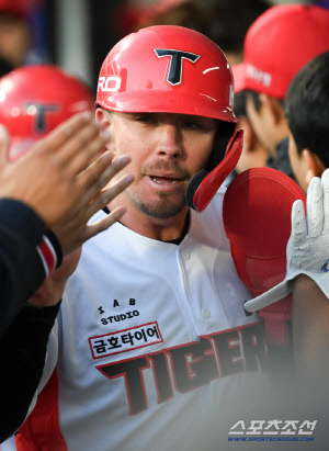 '역대 1위' 이범호 옳았다, 이래서 끝까지 고집했구나…KIA, 80억 진짜 잘 아꼈다