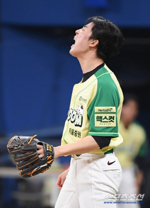 '최고 160㎞' 안우진, 왕의 귀환→'이적생' 배동현 벌써 3승...든든한 '선발 야구'로 반등 모멘텀 만든다