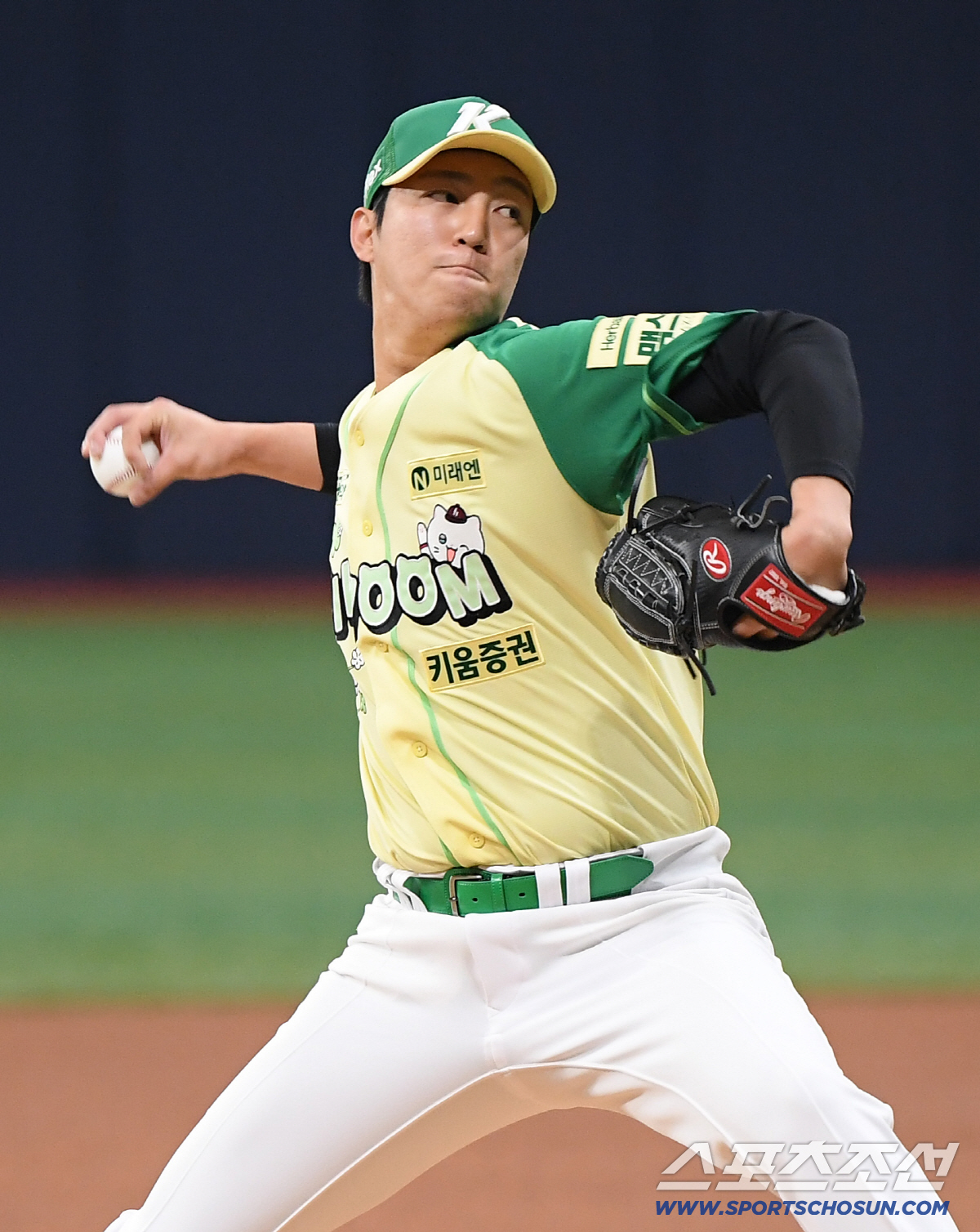 12일 서울 고척스카이돔에서 열린 롯데-키움전. 부상에서 복귀한 안우진이 선발로 등판해 투구하고 있다. 정재근 기자 cjg@sportschosun.com