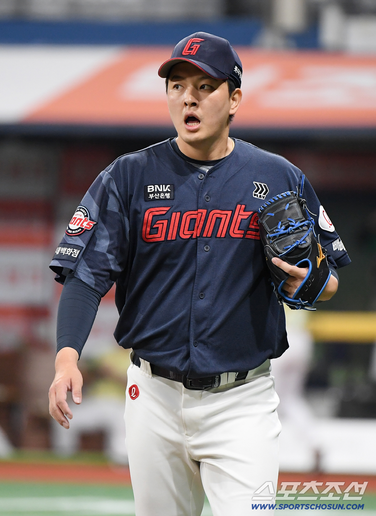 12일 서울 고척스카이돔에서 열린 롯데-키움전. 7회 등판해 1이닝을 무실점으로 막은 김원중이 안도하고 있다. 고척=정재근 기자 cjg@sportschosun.com