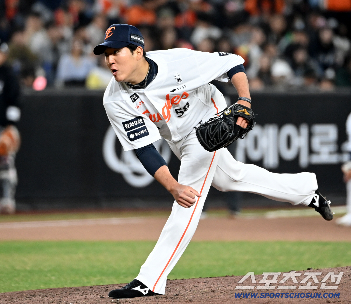 한화 구원투수 박상원은 11~12일 KIA전에 연속 등판해 1.2이닝 5실점했다. 허상욱 기자