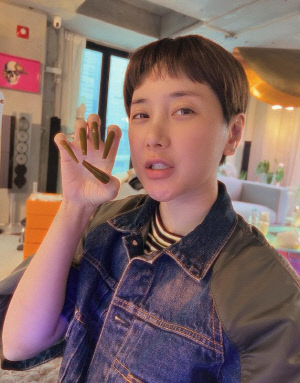 서인영, 구두 800켤레 팔고 '생활고' 고백했는데…손톱에선 '물욕 폭발'