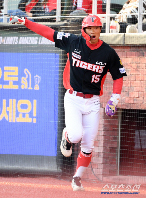 "희생 번트 대고 저렇게 좋아하나" 이범호 감독은, 고졸 2년차 박재현의 이걸 눈여겨본다