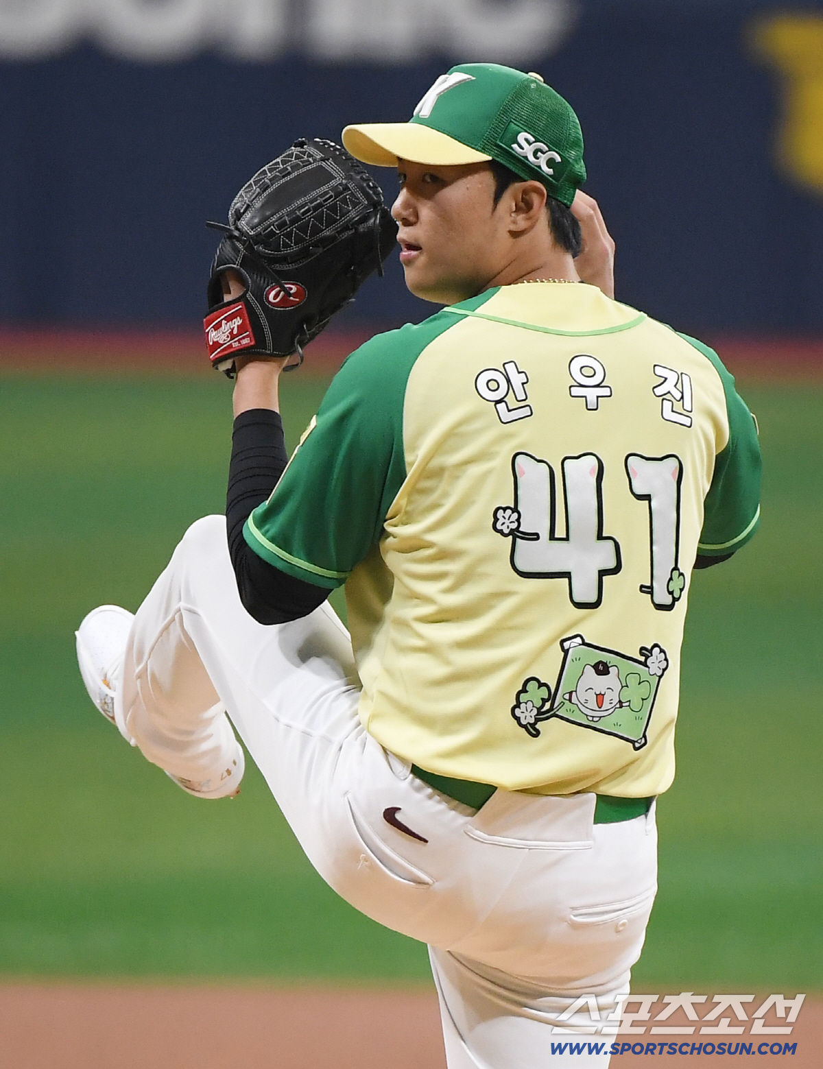 12일 서울 고척스카이돔에서 열린 롯데-키움전. 부상에서 복귀한 안우진이 선발로 등판해 투구하고 있다. 정재근 기자 cjg@sportschosun.com/2026.4.12/