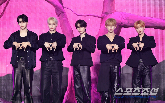 투모로우바이투게더 "빅히트 재계약 후 첫 컴백, 데뷔하는 마음"