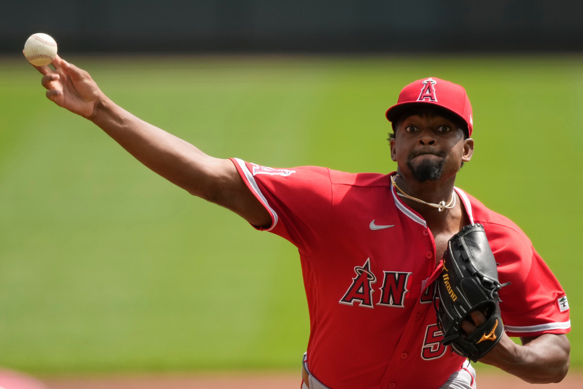 Los Angeles Angels pitcher Jose Soriano throws during the first inning of a baseball game against the Cincinnati Reds in Cincinnati, Sunday, April 12, 2026. (AP Photo/Carolyn Kaster)