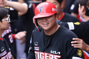 '집념의 KIA' 트레이드, 또 트레이드, 또 트레이드…결국 9년 만에 안방마님 '육성 성공' 보인다