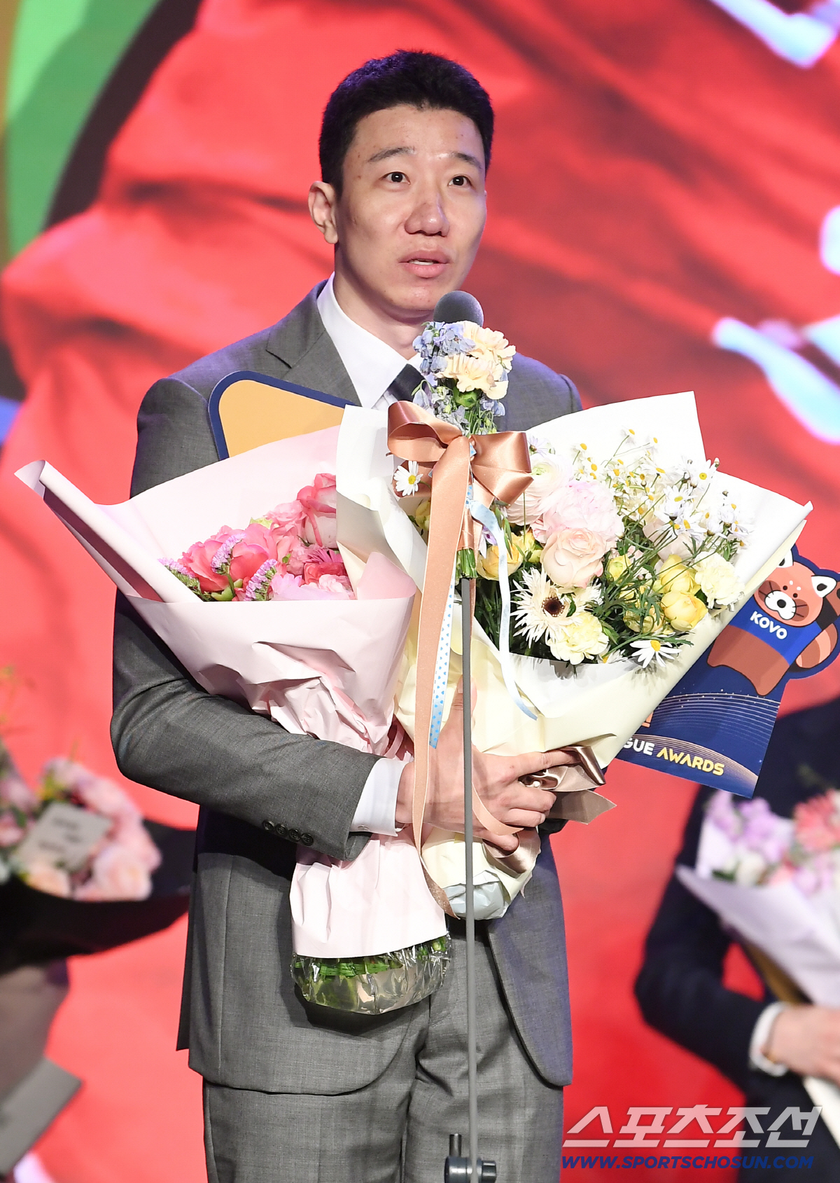 진에어 2025-2026 V리그 시상식이 13일 오후 서울 광진구 비스타워커힐서울에서 열렸다. 베스트7에 선정된 신영석이 수상 소감을 말하고 있다. 정재근 기자 cjg@sportschosun.com/2026.4.13/