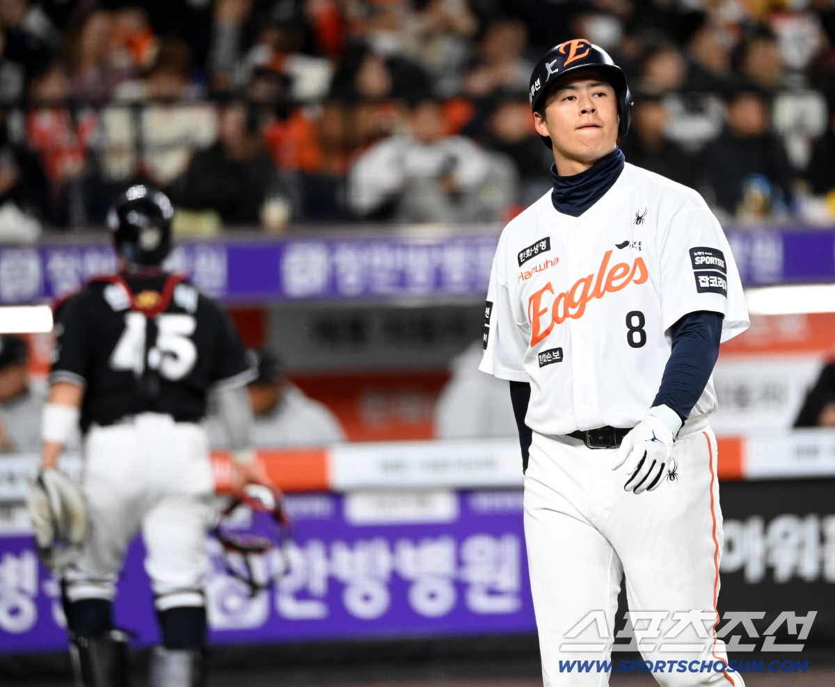 31일 대전한화생명볼파크에서 열린 KT와 한화의 경기. 3회말 2사 2루 한화 노시환이 KT 보쉴리에 삼진을 당한 후 아쉬워하고 있다. 대전=허상욱 기자 wook@sportschosun.com/2026.03.31/