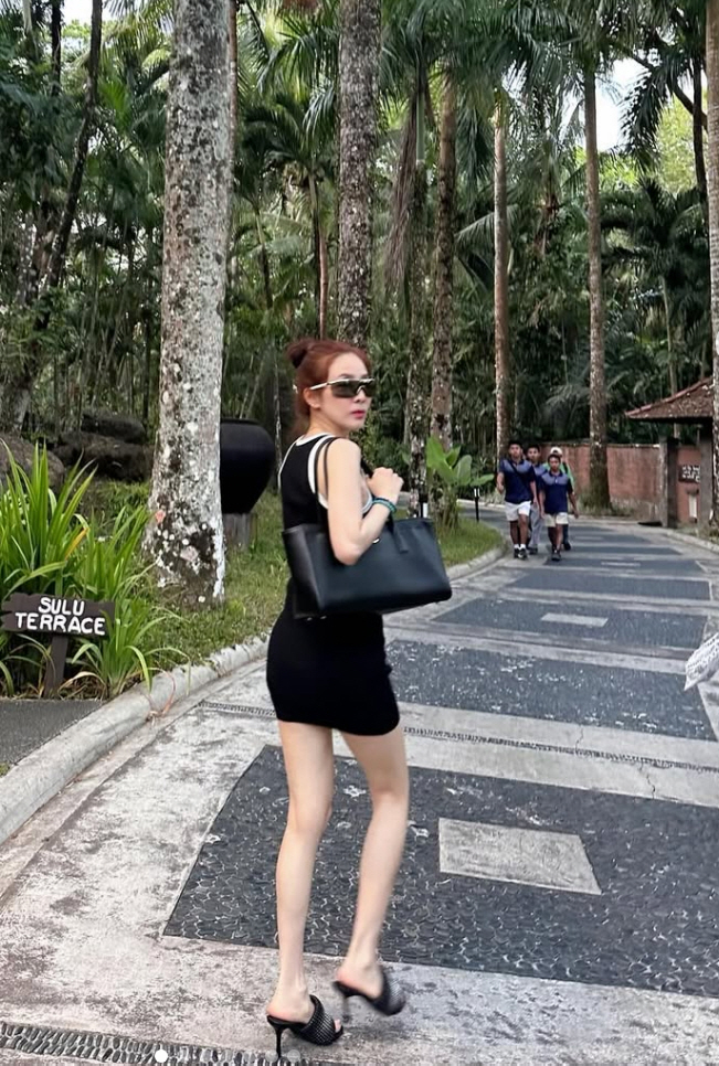 '39kg 뼈말라' 산다라박, 한동안 '얼굴 달라졌다'더니...필리핀서 되찾은 미모