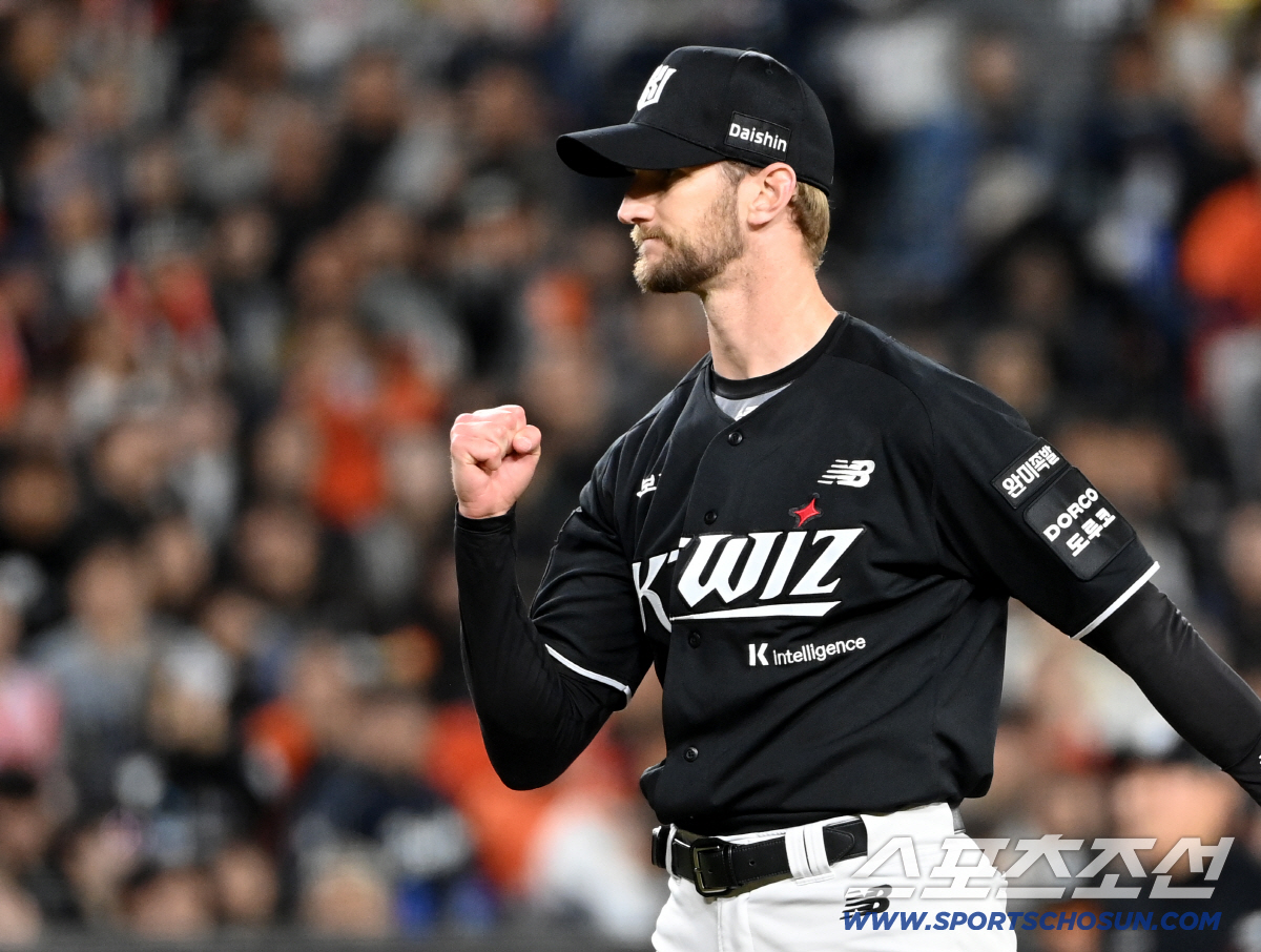 31일 대전한화생명볼파크에서 열린 KT와 한화의 경기. 5회말 2사 1,2루 KT 보쉴리가 한화 노시환을 헛스윙 삼진 처리한 후 주먹을 불끈 쥐고 있다. 대전=허상욱 기자 wook@sportschosun.com/2026.03.31/