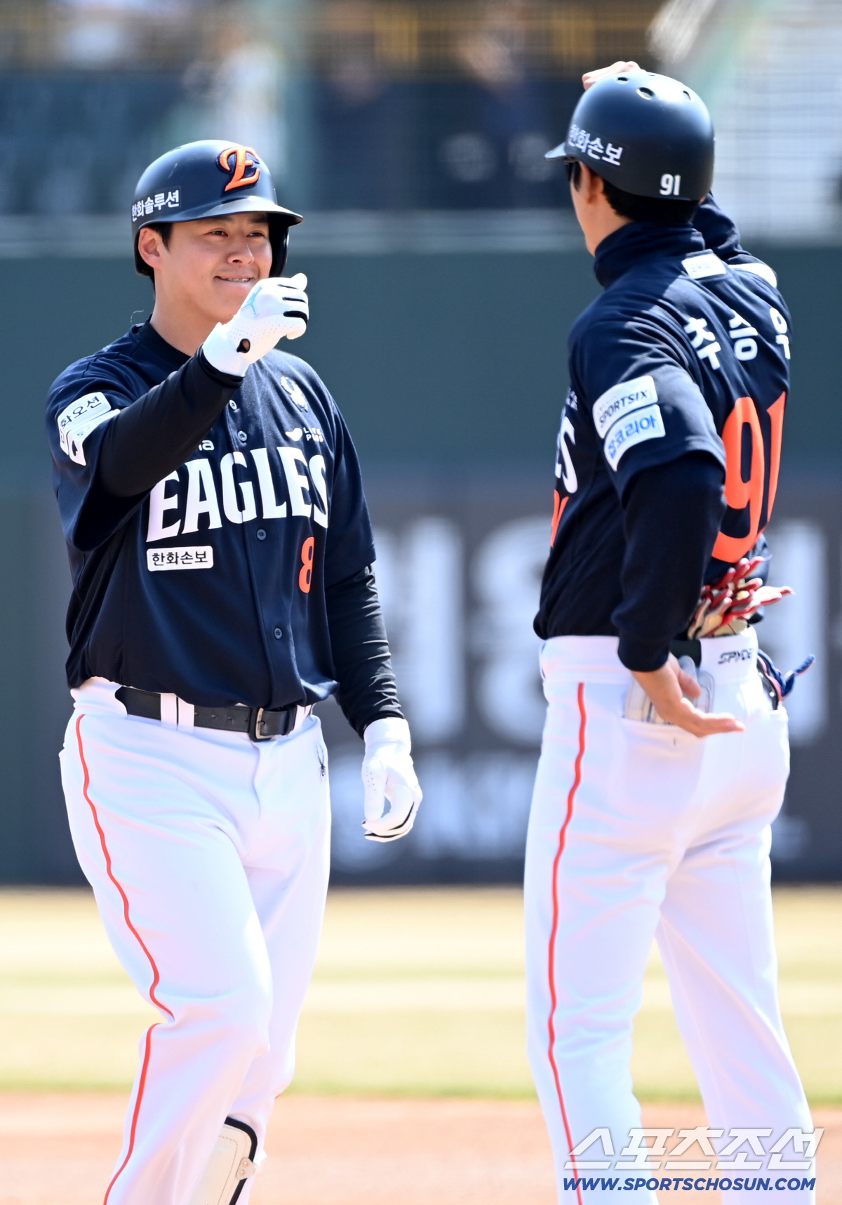 21일 부산 사직야구장에서 열린 한화와 롯데의 시범경기. 1회초 무사 만루 한화 노시환이 2타점 적시타를 치고 기뻐하고 있다. 부산=허상욱 기자 wook@sportschosun.com/2026.03.21/