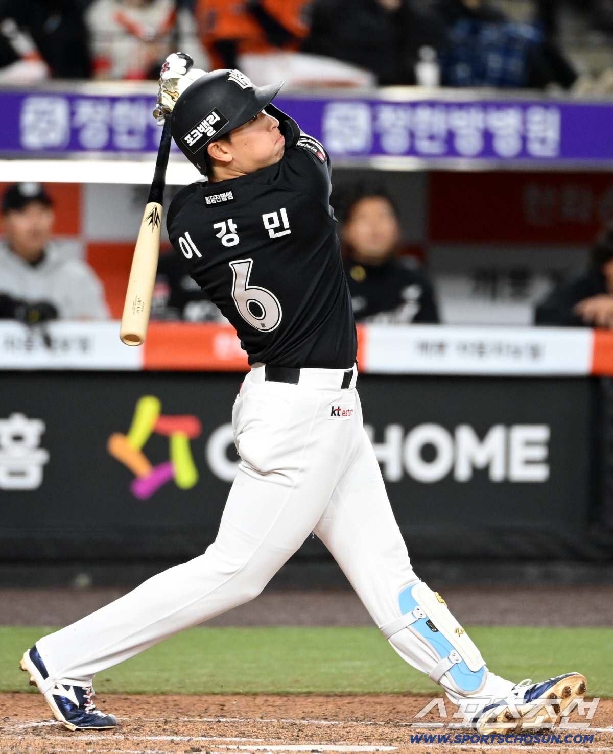 31일 대전한화생명볼파크에서 열린 KT와 한화의 경기. 타구를 날리는 KT 이강민. 대전=허상욱 기자 wook@sportschosun.com/2026.03.31/