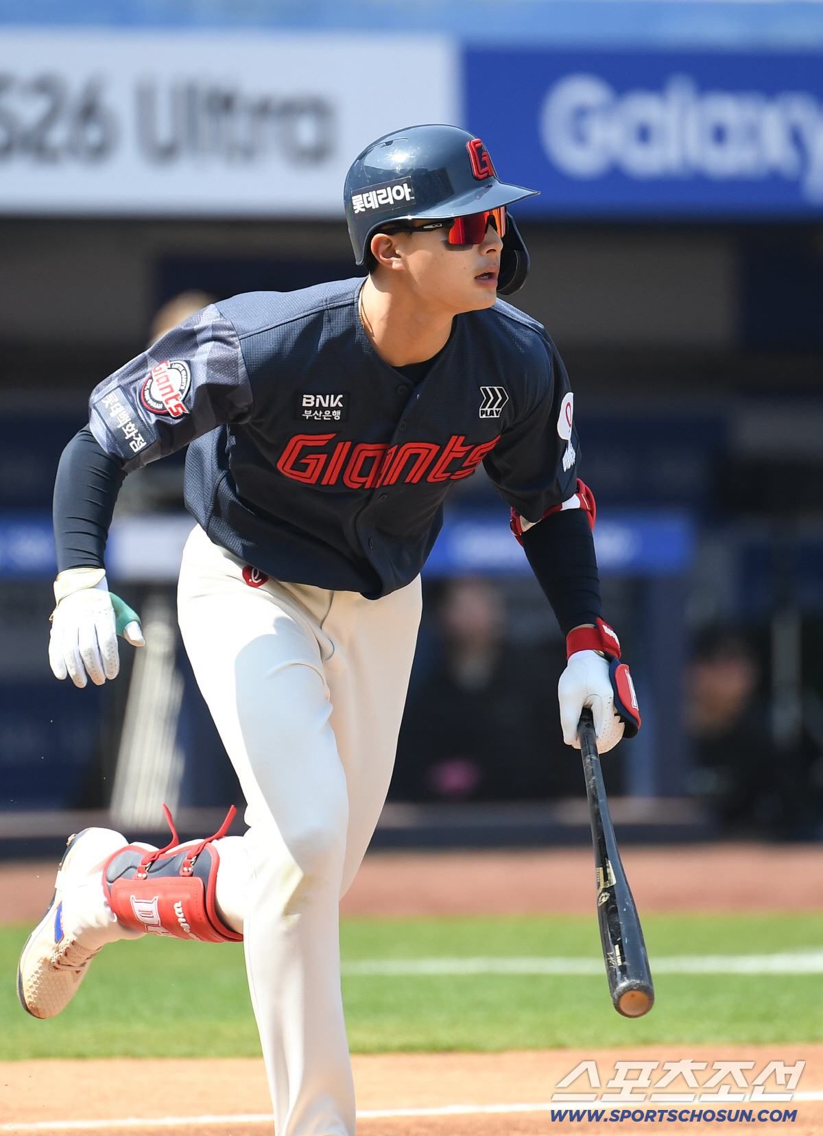 28일 대구 삼성라이온즈파크에서 열리는 삼성과 롯데의 개막전 경기. 1회 선제 투런홈런을 날린 롯데 윤동희. 대구=송정헌 기자 songs@sportschosun.com/2026.03.28/