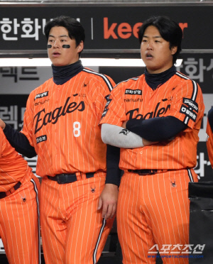 '100억' 강백호 웃고 '307억' 노시환 2군 굴욕…시즌 초부터 '초고액 연봉자'들→엇갈리는 '희비'