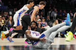 고질적 무릎 부상 조엘 엠비드, 플레이-인 토너먼트 결장. 이유는 무릎 아닌 맹장염 수술