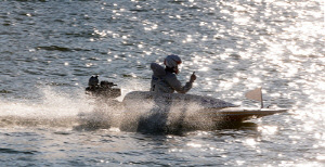 <경정> 물 위의 승부, 저울 위에서 시작된다… 경정 '체중 관리'의 세계