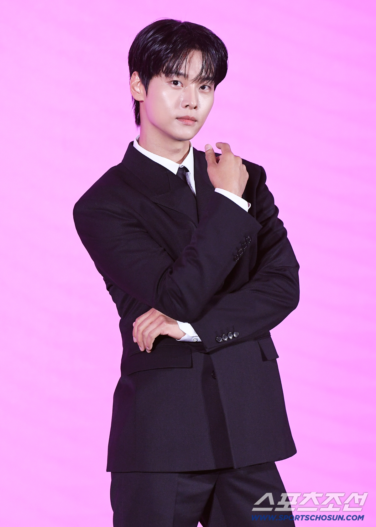 쿠팡플레이 시리즈 '로맨스의 절댓값' 제작발표회가 14일 오전 서울 신도림 더세인트호텔에서 열렸다. 차학연이 포즈 취하고 있다. 정재근 기자 cjg@sportschosun.com/2026.4.14/