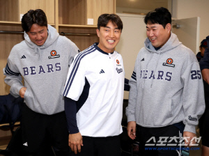 곰 유니폼 입고 다시 나타난 '베어스의 오빠' 두산 베어스 합류한 손아섭, 첫날 2번타자 선발 출전[인천현장]