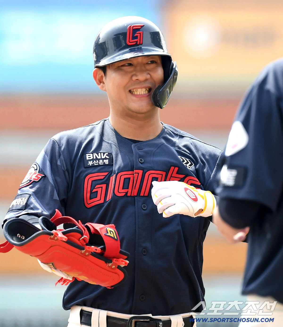 23일 인천 SSG랜더스필드에서 열린 KBO리그 시범경기 롯데와 SSG의 경기. 1회초 2사 만루 2타점 적시타 날린 롯데 김민성. 인천=송정헌 기자 songs@sportschosun.com/2026.03.23/