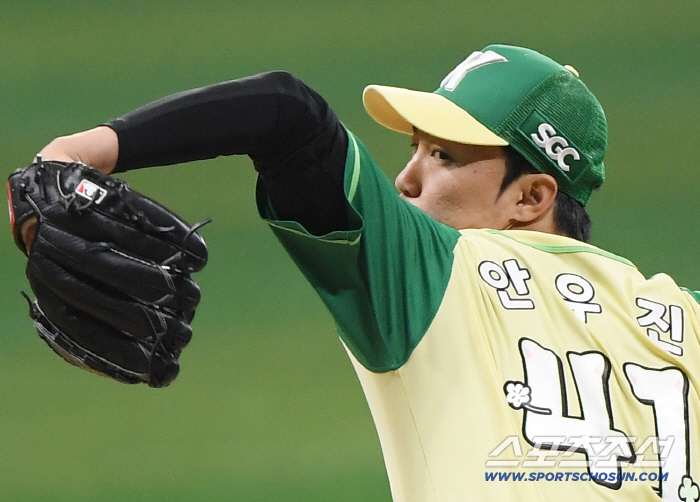 '이럴수가' 160㎞ 에이스, 왜 2번째 등판 확답 못하나…"계획은 토요일인데 문제가"