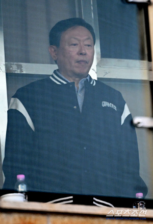 '구단주 강림' 롯데 → '챔피언' LG 불꽃승부…올해 첫 잠실벌 엘롯라시코, 2만3750명 매진 [잠실현장]