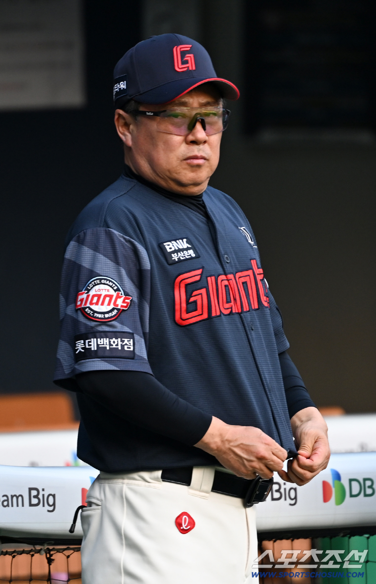 14일 잠실구장에서 열린 LG와 롯데의 경기. 롯데 김태형 감독이 생각에 잠겨 있다. 잠실=박재만 기자 pjm@sportschosun.com/2026.04.14/