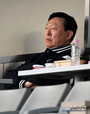 '구단주님이 보고계셔!' 신동빈 롯데 회장, 1284일만에 찾은 '엘롯라시코' 패배 지켜봤다…통산 직관 승률 62.5% [잠실현장]
