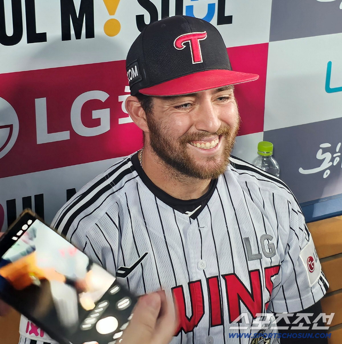 히어로 인터뷰에 임한 오스틴. 김영록 기자