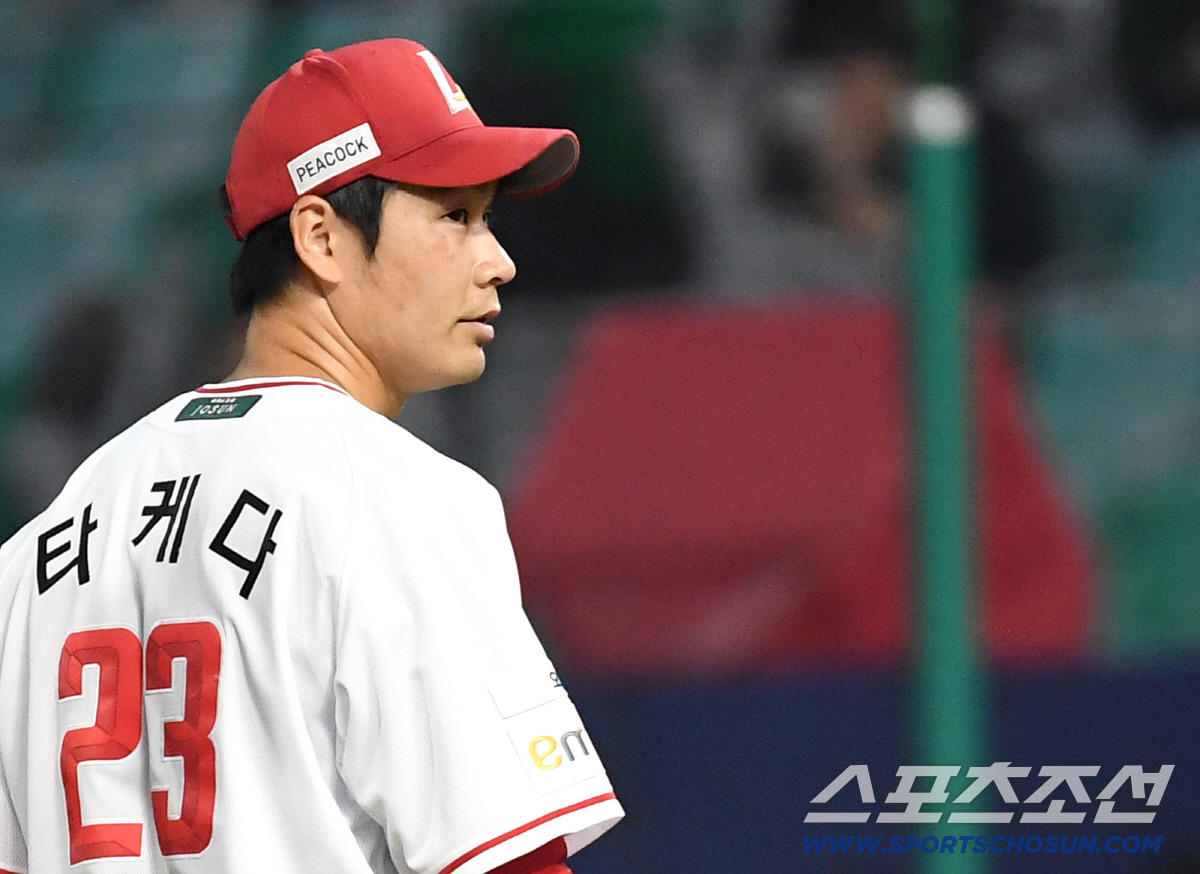 14일 인천 SSG랜더스필드에서 열린 SSG와 두산의 주중 3연전 첫 번째 경기. 3회 조기 강판 당하는 SSG 선발 타케다. 인천=송정헌 기자 songs@sportschosun.com/2026.04.14/