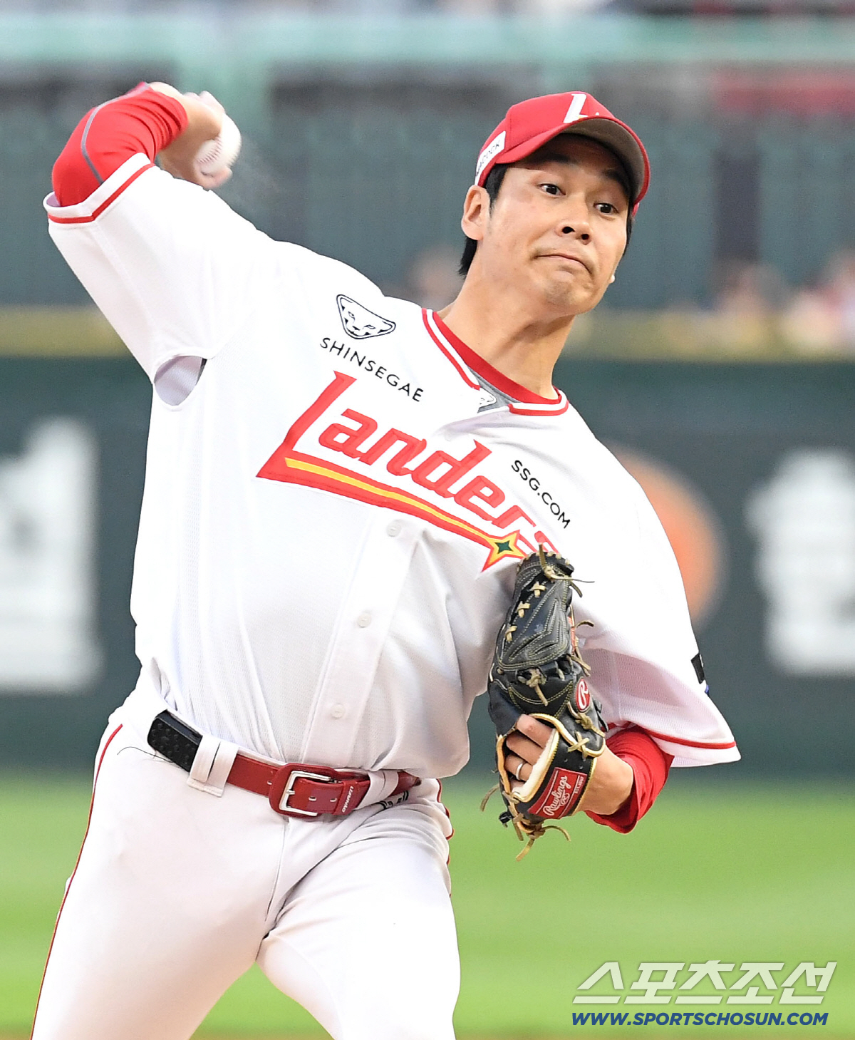 14일 인천 SSG랜더스필드에서 열린 SSG와 두산의 주중 3연전 첫 번째 경기. 선발 투구하고 있는 SSG 타케다. 인천=송정헌 기자 songs@sportschosun.com/2026.04.14/