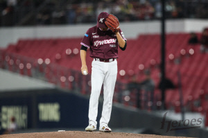 안우진 선발 복귀하는데 하영민 왜이러나…이틀 더 휴식까지 줬는데 ERA 6.75 '최악투'