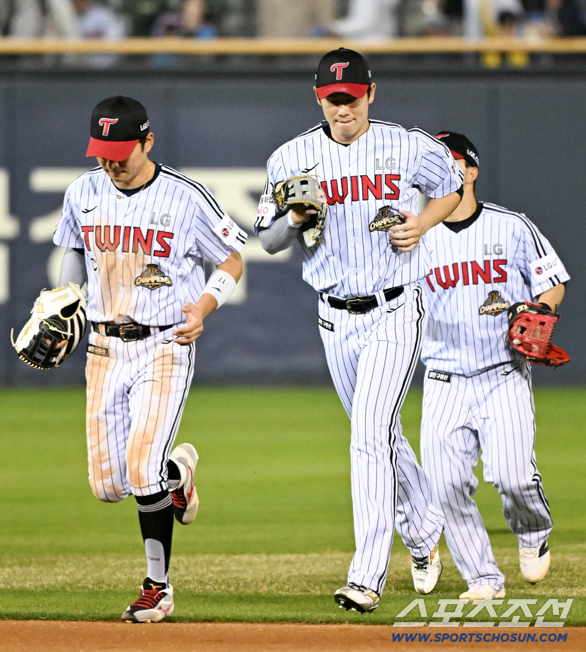 6경기 무안타 침묵한 홍창기는 팀 8연승에도 마냥 웃지 못했다.