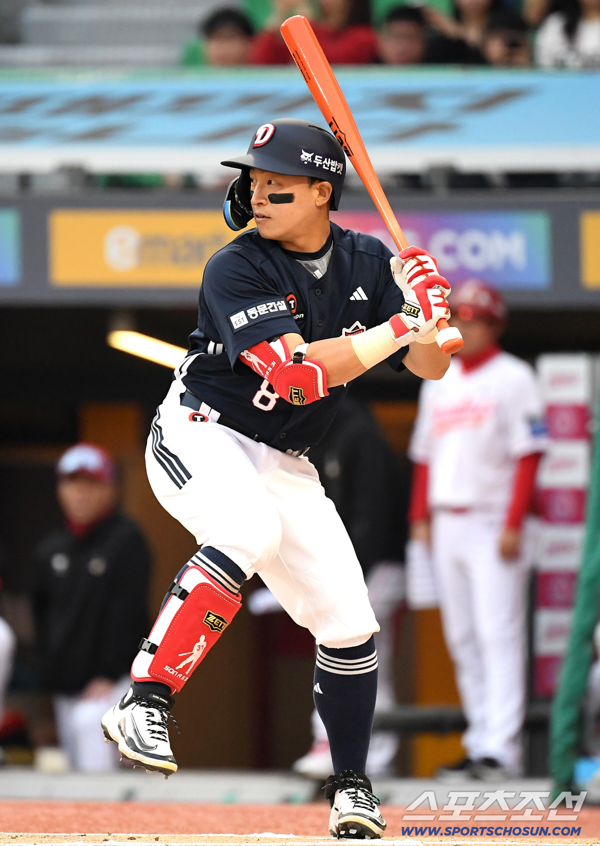14일 인천 SSG랜더스필드에서 열린 SSG와 두산의 주중 3연전 첫 번째 경기. 타격하고 있는 두산 손아섭. 인천=송정헌 기자 songs@sportschosun.com/2026.04.14/