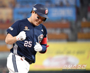 '두목곰' 천하의 양의지가 그동안 얼마나 답답했으면... 우승할 때도 안하던 힘찬 함성과 주먹 불끈까지[인천현장]