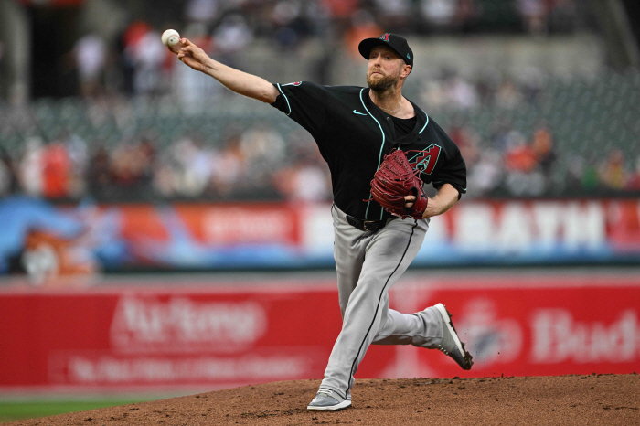 [MLB 리뷰]KBO 역수출 신화 클래스! 켈리 첫 등판서 BAL 3연승 저지 첫승…5.1이닝 2실점 호투