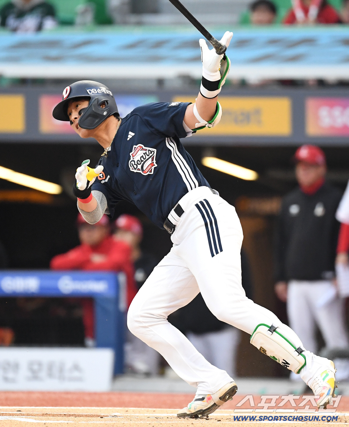 14일 인천 SSG랜더스필드에서 열린 SSG와 두산의 주중 3연전 첫 번째 경기. 타격하고 있는 두산 박찬호. 인천=송정헌 기자 songs@sportschosun.com/2026.04.14/